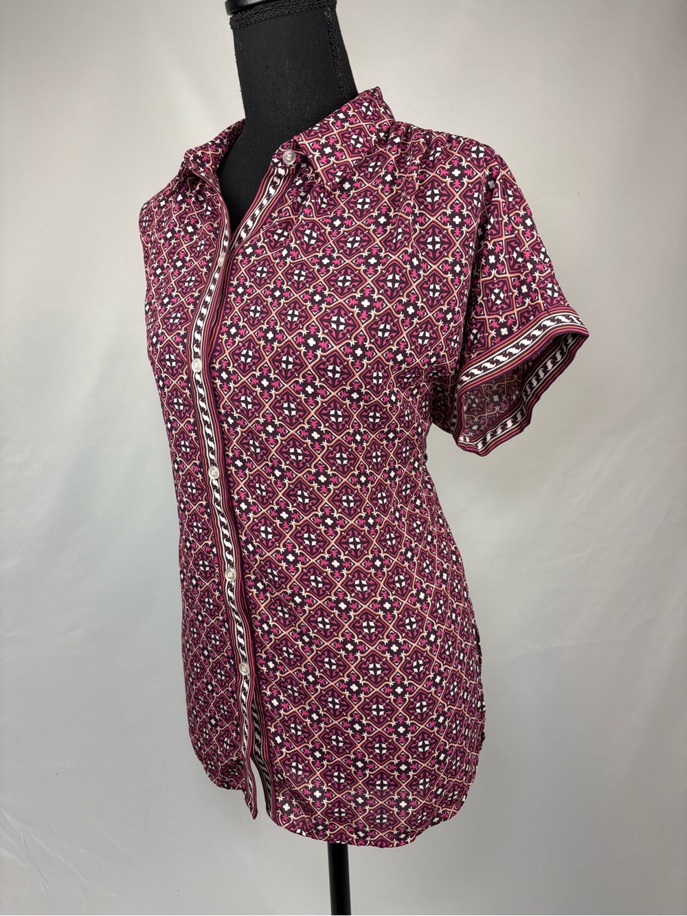Blouse Button Front Shirt Short Sleeve- Burgundy Geo Print
